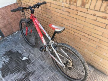 Used Trek T220 2010 2010 Mountainbike, Red, other — image 4 of 7