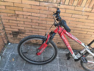 Used Trek T220 2010 2010 Mountainbike, Red, other — image 6 of 7