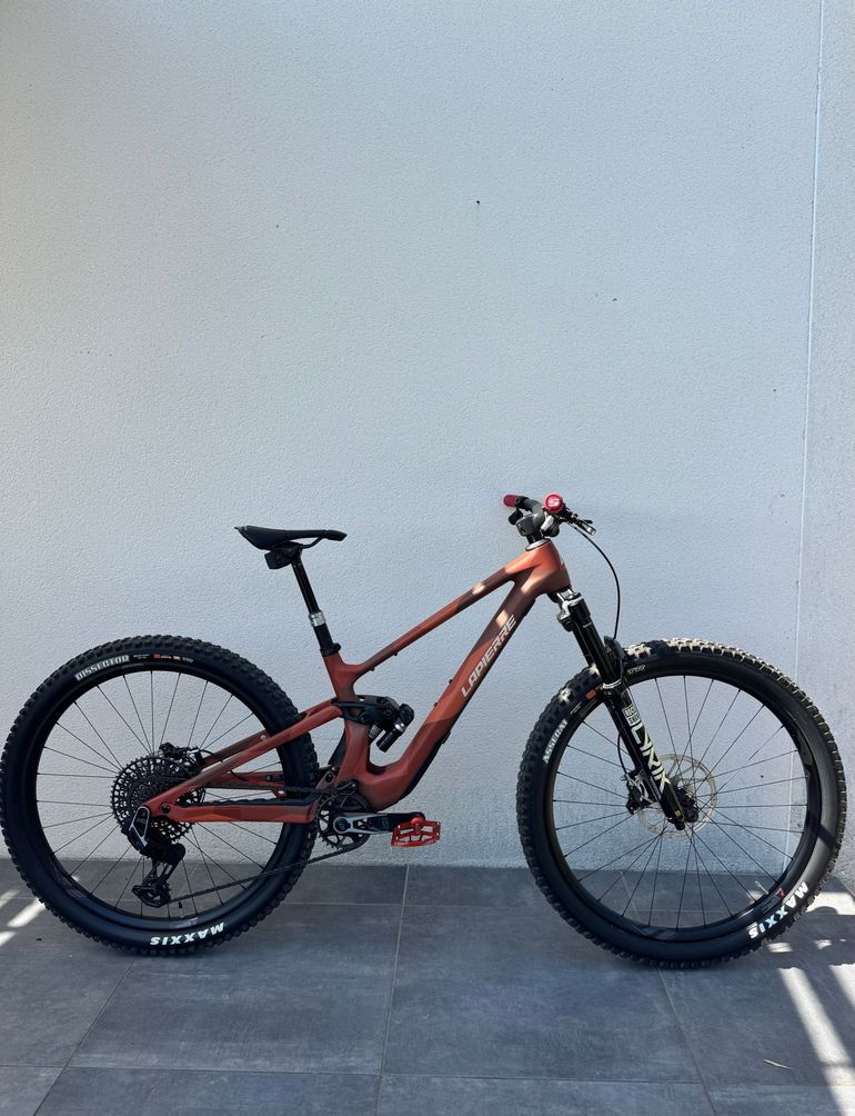 Tweedehands Lapierre Zesty CF SE 2024 2024 Mountainbike — afbeelding 2 van 6