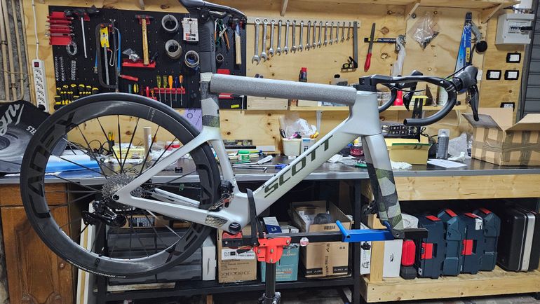 Used Scott Foil RC 30 2024 Frameset 2024 Road & Gravel, Light Gray — image 3 of 10