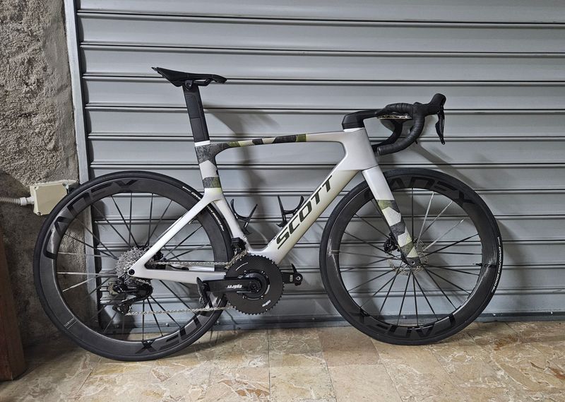 Scott Foil RC 30 2024 Frameset 2024 Road & Gravel d'occasion
