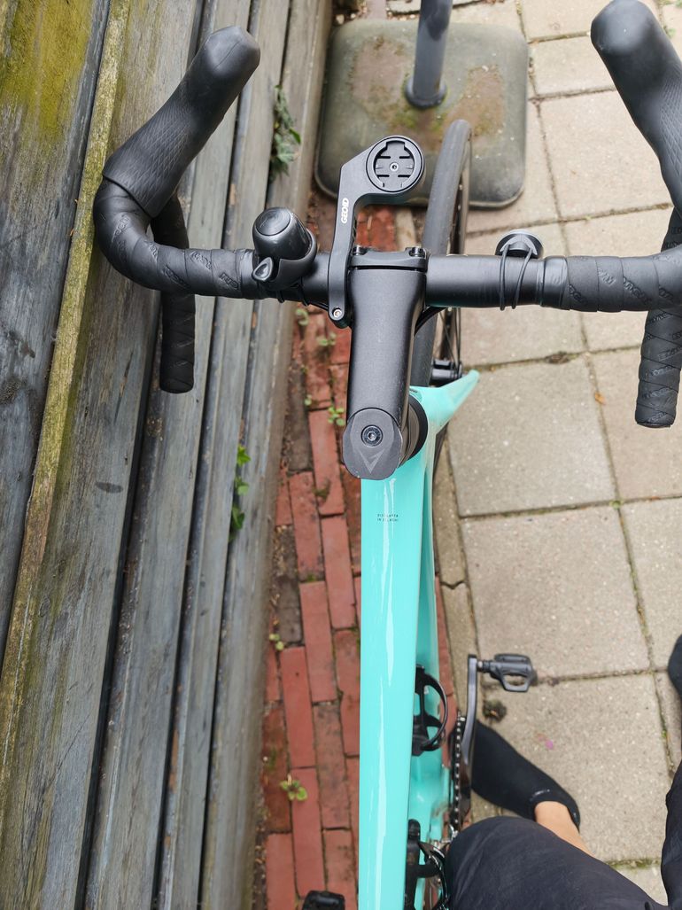 Used Bianchi Sprint 105 2024 2024 Road & Gravel, Green — image 4 of 5