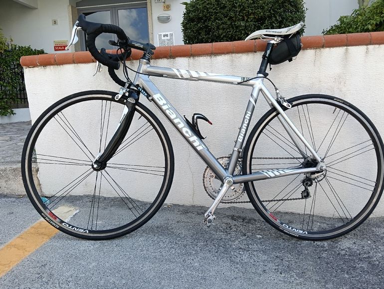 Bianchi Custom Campagnolo Veloce 2005 Road & Gravel d'occasion — image 2 sur 5