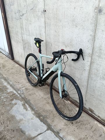 Pinarello Nytro Grinta Apex 2023 2023 Road & Gravel usato, Grigio chiaro — immagine 2 di 8