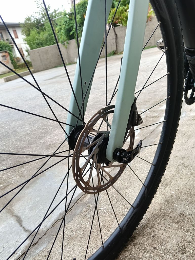 Pinarello Nytro Grinta Apex 2023 2023 Road & Gravel usato, Grigio chiaro — immagine 8 di 8