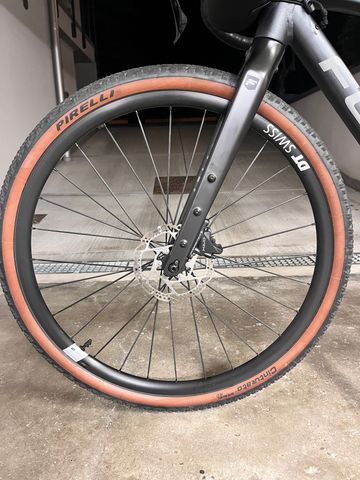Focus ATLAS 6.7 2022 2022 Road & Gravel usato, Grigio chiaro — immagine 5 di 6