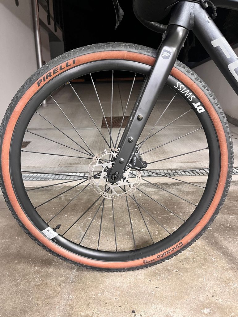 Focus ATLAS 6.7 2022 2022 Road & Gravel usato, Grigio chiaro — immagine 5 di 6