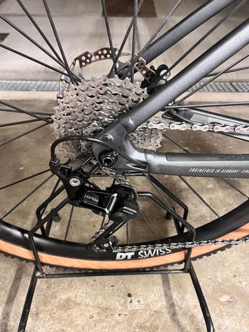 Focus ATLAS 6.7 2022 2022 Road & Gravel usato, Grigio chiaro — immagine 2 di 6