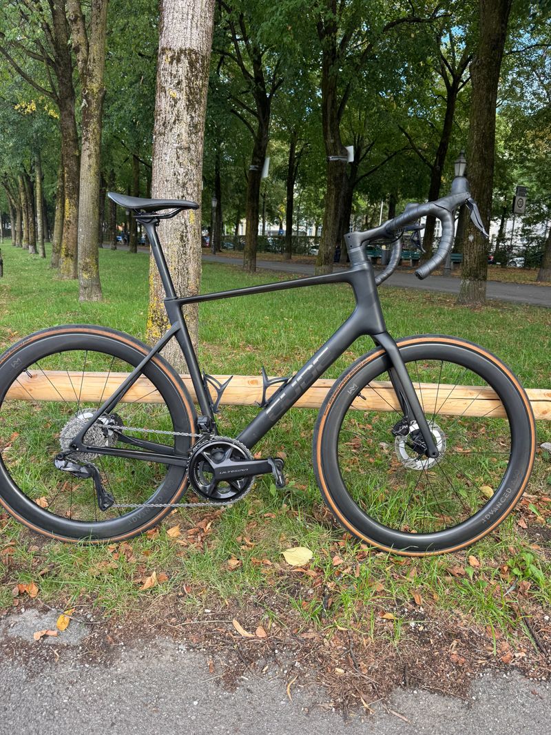CUBE ATTAIN C:62, SLT 2026 2026 Road & Gravel d'occasion