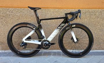 Käytetty Canyon Aeroad CF SLX 7 AXS S2 2026 2026 Road & Gravel — kuva 4 / 14