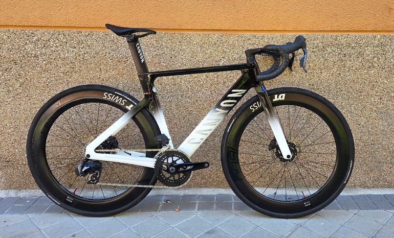 Käytetty Canyon Aeroad CF SLX 7 AXS S2 2026 2026 Road & Gravel — kuva 4 / 14