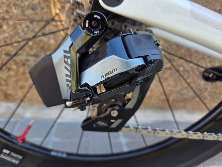 Käytetty Canyon Aeroad CF SLX 7 AXS S2 2026 2026 Road & Gravel — kuva 14 / 14
