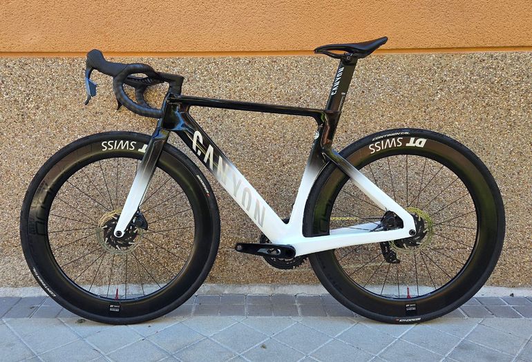 Käytetty Canyon Aeroad CF SLX 7 AXS S2 2026 2026 Road & Gravel — kuva 3 / 14