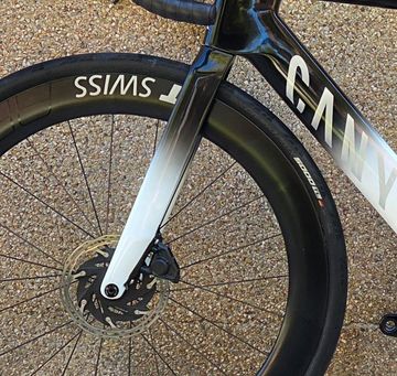 Käytetty Canyon Aeroad CF SLX 7 AXS S2 2026 2026 Road & Gravel — kuva 9 / 14