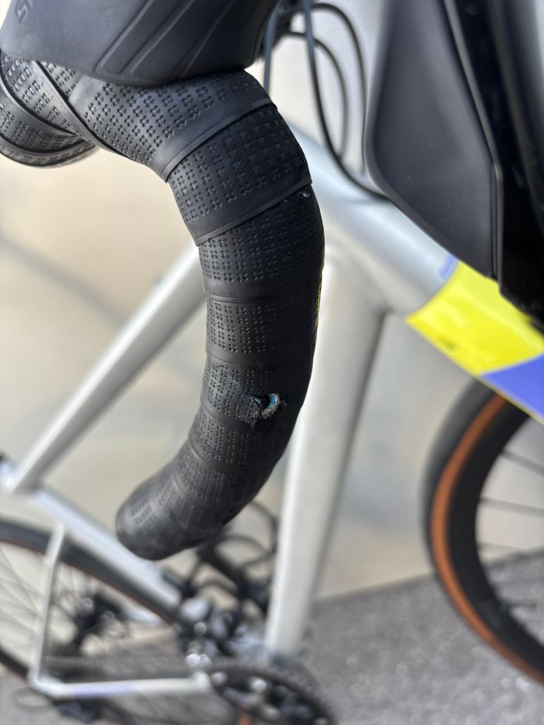 Gebrauchtes BMC URS AL TWO 2023 2023 Road & Gravel, Hellgrau — Bild 4 von 4