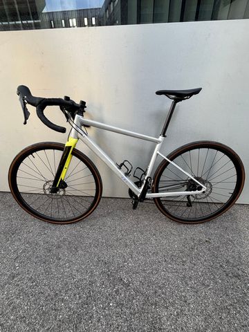 Gebrauchtes BMC URS AL TWO 2023 2023 Road & Gravel, Hellgrau — Bild 2 von 4
