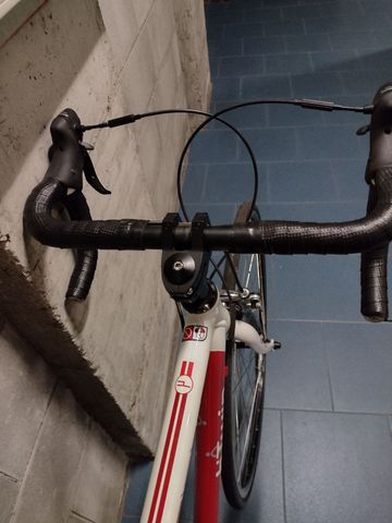 Gebrauchtes B’TWIN Custom Other Shimano 2010 Road & Gravel, Rot — Bild 4 von 6