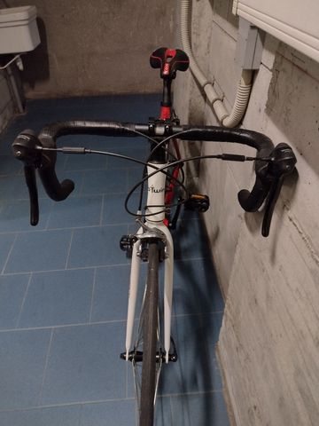 Gebrauchtes B’TWIN Custom Other Shimano 2010 Road & Gravel, Rot — Bild 5 von 6