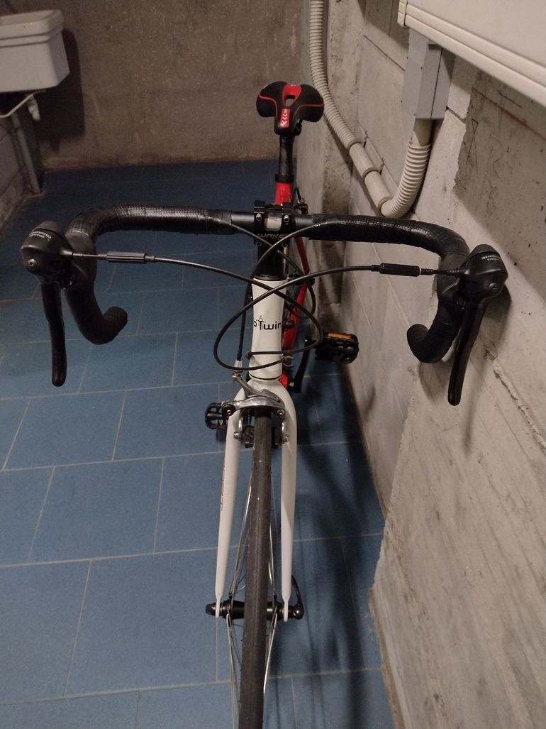 Gebrauchtes B’TWIN Custom Other Shimano 2010 Road & Gravel, Rot — Bild 5 von 6