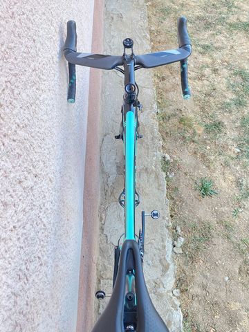 Použité Bianchi Oltre Shimano 105 2018 Road & Gravel — obrázek 3 z 7