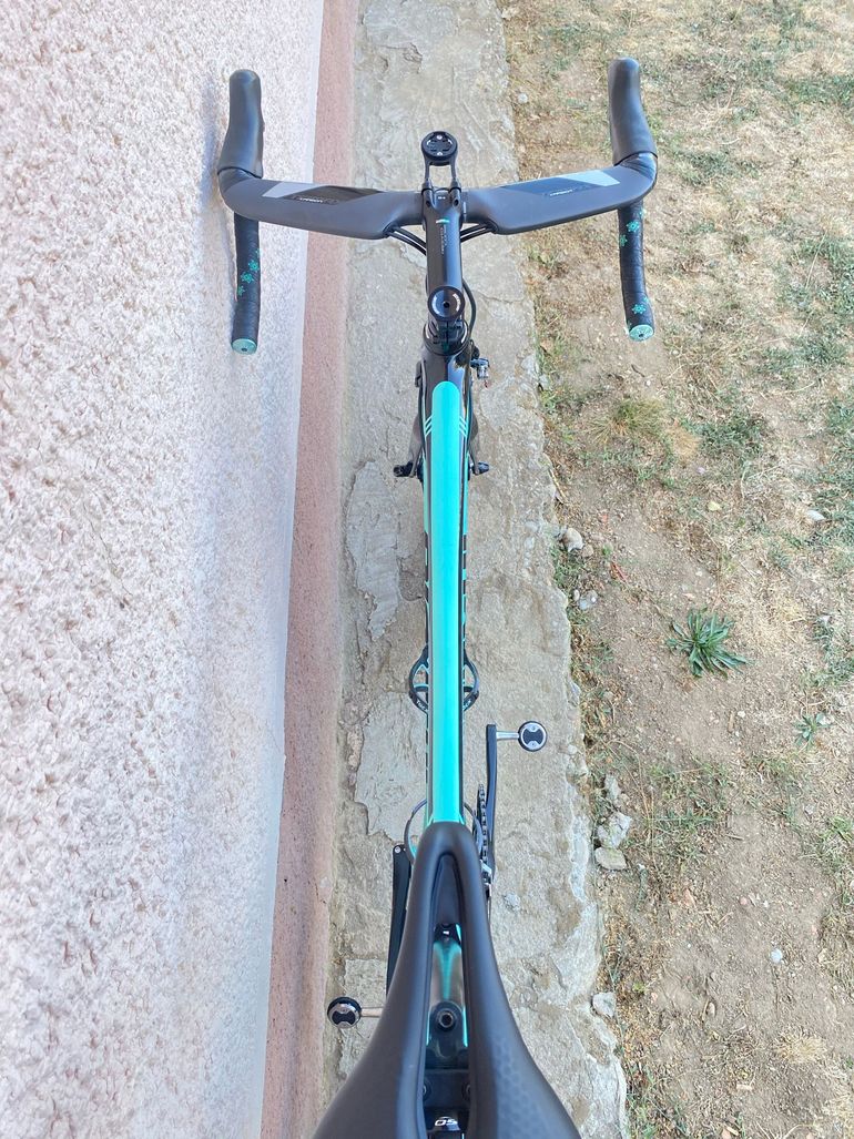 Použité Bianchi Oltre Shimano 105 2018 Road & Gravel — obrázek 3 z 7