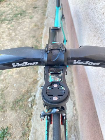 Použité Bianchi Oltre Shimano 105 2018 Road & Gravel — obrázek 4 z 7