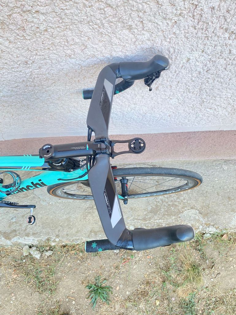 Použité Bianchi Oltre Shimano 105 2018 Road & Gravel — obrázek 2 z 7