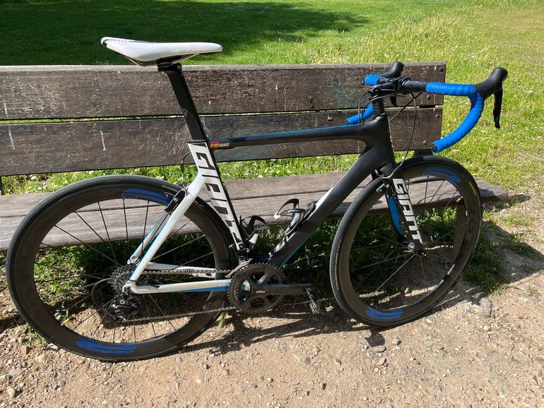 Used Giant Propel Advanced 2 2016 2016 Road & Gravel, Black — image 1 of 13