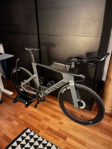 Canyon Speedmax CF 8 Di2 2024 2024 Road & Gravel usato, Grigio chiaro — immagine 3 di 3