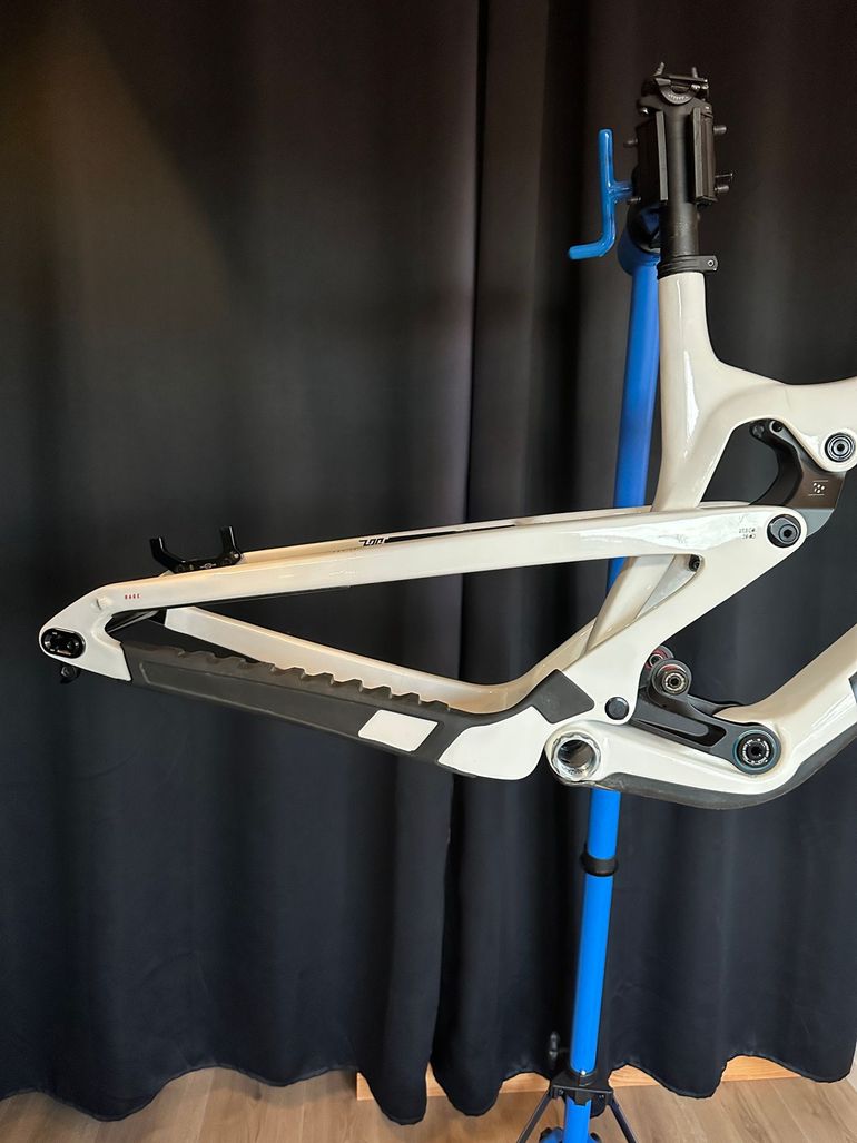 Used Propain Rage Frameset 2024 Mountainbike, White — image 5 of 14