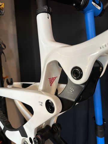 Used Propain Rage Frameset 2024 Mountainbike, White — image 4 of 14