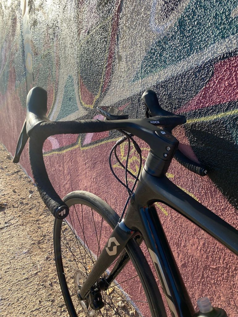 Scott Addict 20 2022 2022 Road & Gravel d'occasion — image 4 sur 8
