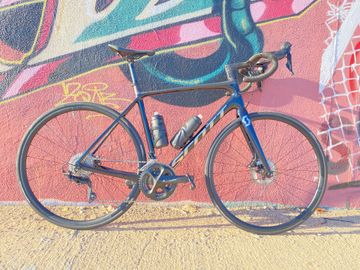 Scott Addict 20 2022 2022 Road & Gravel d'occasion — image 1 sur 8