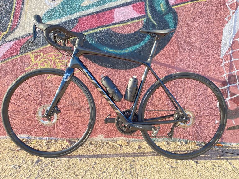 Scott Addict 20 2022 2022 Road & Gravel d'occasion — image 2 sur 8