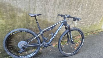Käytetty Canyon Lux CF 6 2022 2022 Mountainbike — kuva 3 / 6