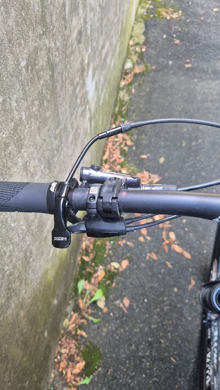 Käytetty Canyon Lux CF 6 2022 2022 Mountainbike — kuva 5 / 6