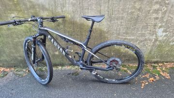 Käytetty Canyon Lux CF 6 2022 2022 Mountainbike — kuva 1 / 6