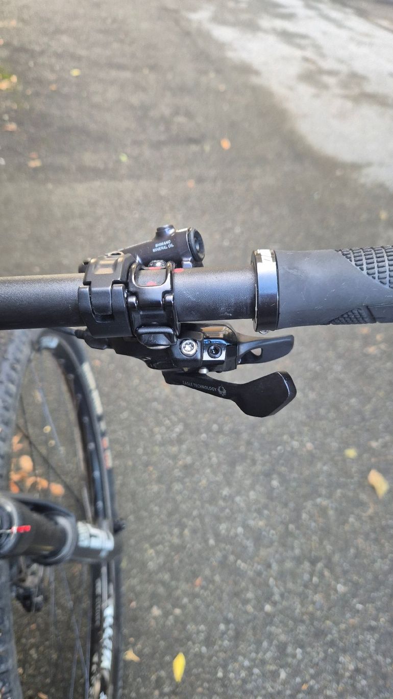 Käytetty Canyon Lux CF 6 2022 2022 Mountainbike — kuva 6 / 6