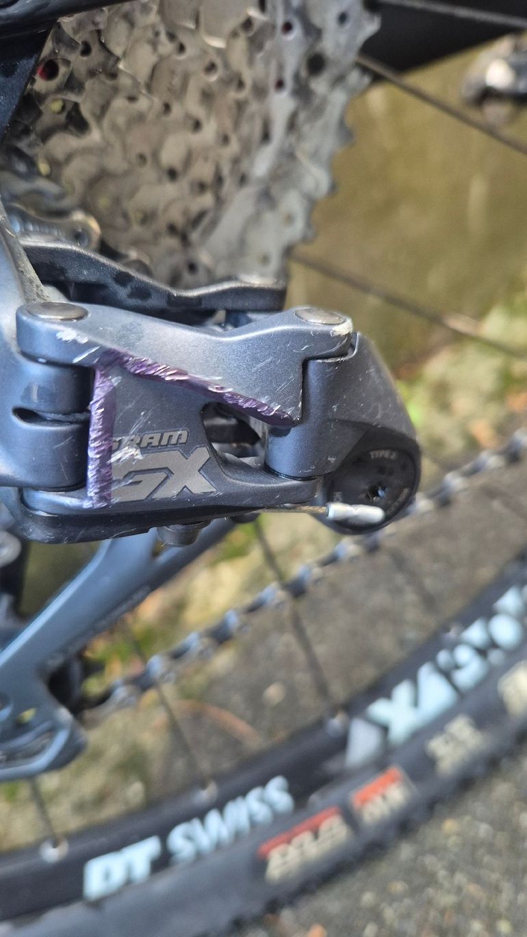 Käytetty Canyon Lux CF 6 2022 2022 Mountainbike — kuva 4 / 6