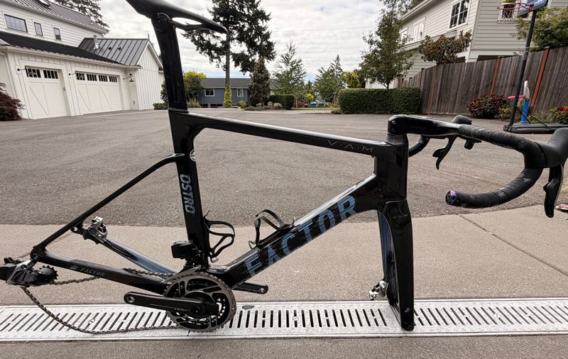 Used Factor Ostro SRAM Red eTap AXS 2022 Road & Gravel