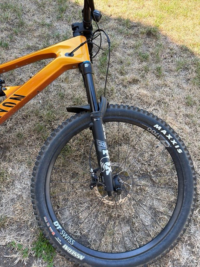 Canyon Spectral:ONfly CF CLLCTV 2024 2024 Mountainbike usato, Arancione — immagine 2 di 6