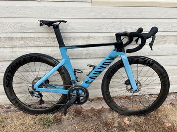 Canyon Aeroad CF SL 8 Disc 2022 2022 Road & Gravel d'occasion — image 1 sur 8