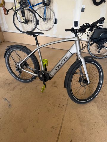Used Trek Allant + 8S 2022 Urban, Light Gray — image 1 of 12