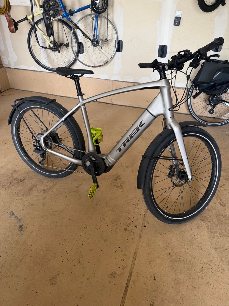 Used Trek Allant + 8S 2022 Urban, Light Gray — image 1 of 12