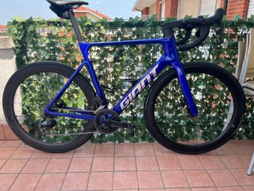 Used Giant Propel Advanced 1 2024 2024 Road & Gravel, Blue — image 1 of 7