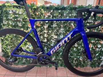 Used Giant Propel Advanced 1 2024 2024 Road & Gravel, Blue — image 2 of 7