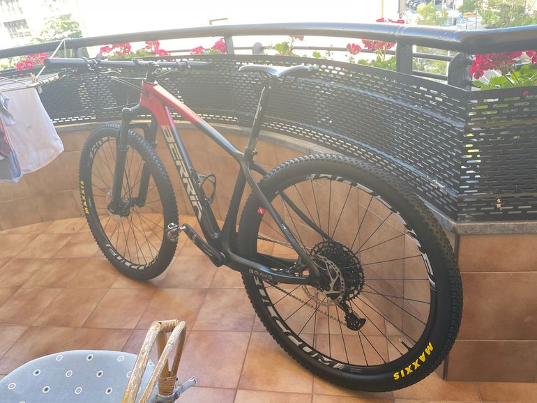 Berria BRAVO 5 2022 2022 Mountainbike d'occasion — image 3 sur 11