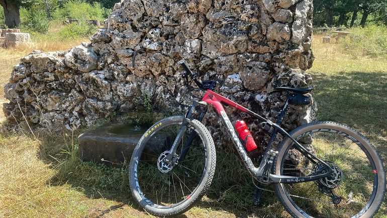 Berria BRAVO 5 2022 2022 Mountainbike d'occasion — image 2 sur 11