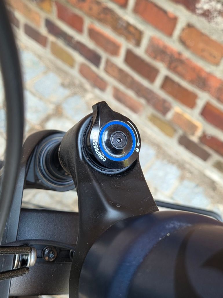 Brugt SIMPLON CHENOA MAX CARBON Fully 2026 Urban — billede 22 af 26