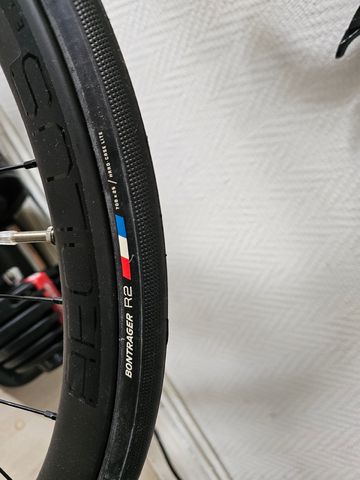 Brugt Trek Émonda SL 6 2024 2024 Road & Gravel — billede 7 af 10